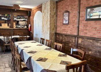 Interno non residenziale - Ristorante viale della Vittoria, Bardonecchia - foto 21