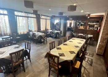 Interno non residenziale - Ristorante viale della Vittoria, Bardonecchia - foto 23