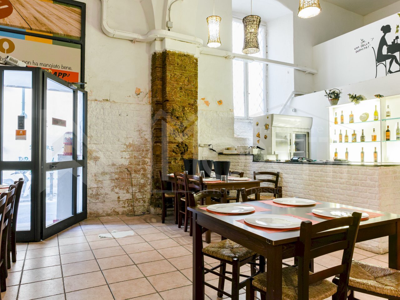 area ristorazione - bancone bar - Commercial Premises Via Traversa, Livorno - photo 3