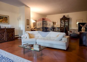 Quadrilocale Via Santa Chiara, Chiavari - foto 8