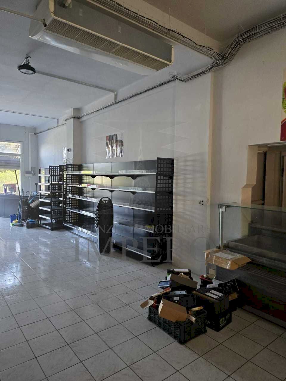 interno - Locale Commerciale Lungo Roya Rossi 9, Ventimiglia - foto 3