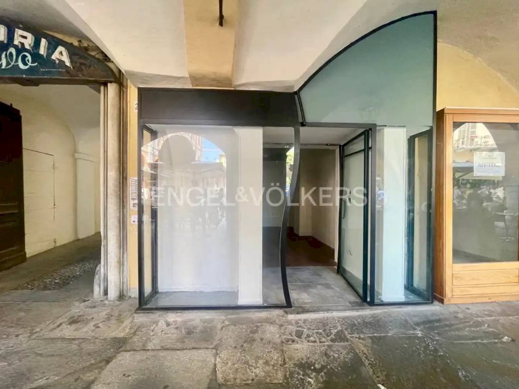 Interno palazzo - Shop Cuneo (neighborhood Centro) - photo 2