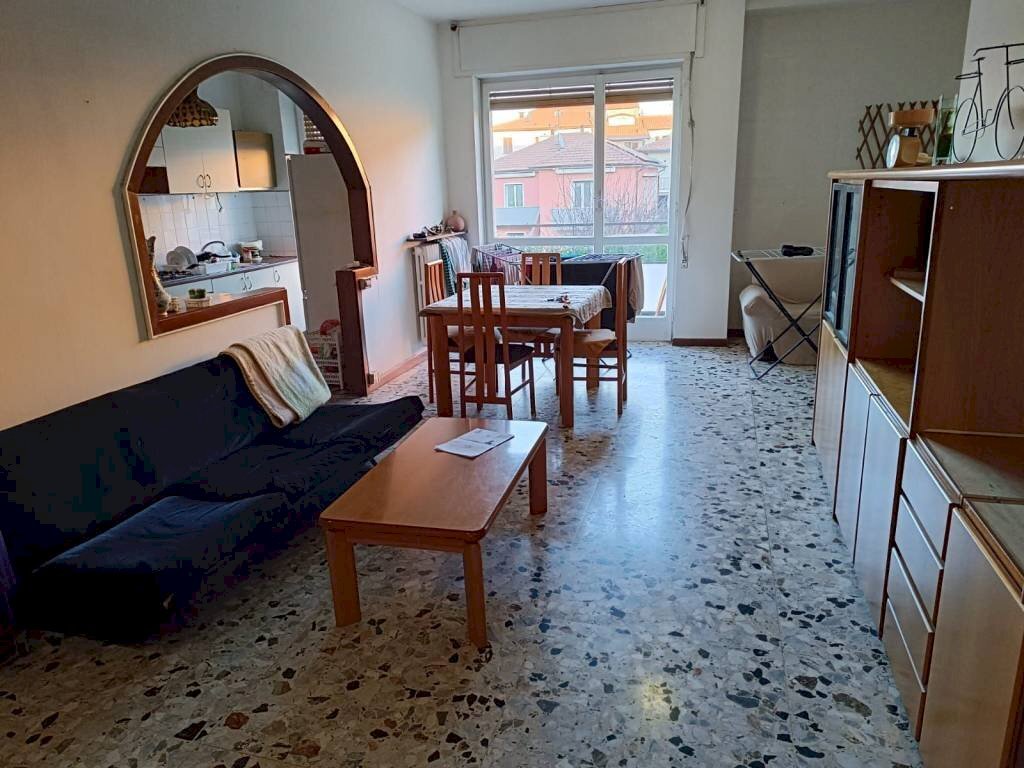 soggiorno - Quadrilocale via Carnia, Varese - foto 2