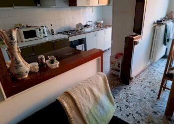 cucina - Quadrilocale via Carnia, Varese - foto 4