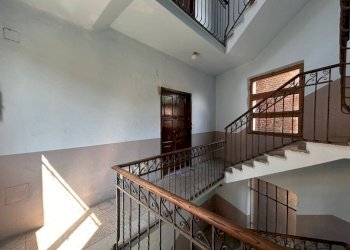 Interno palazzo - Four-room apartment via delle Ripe, 16, Mondovì - photo 3