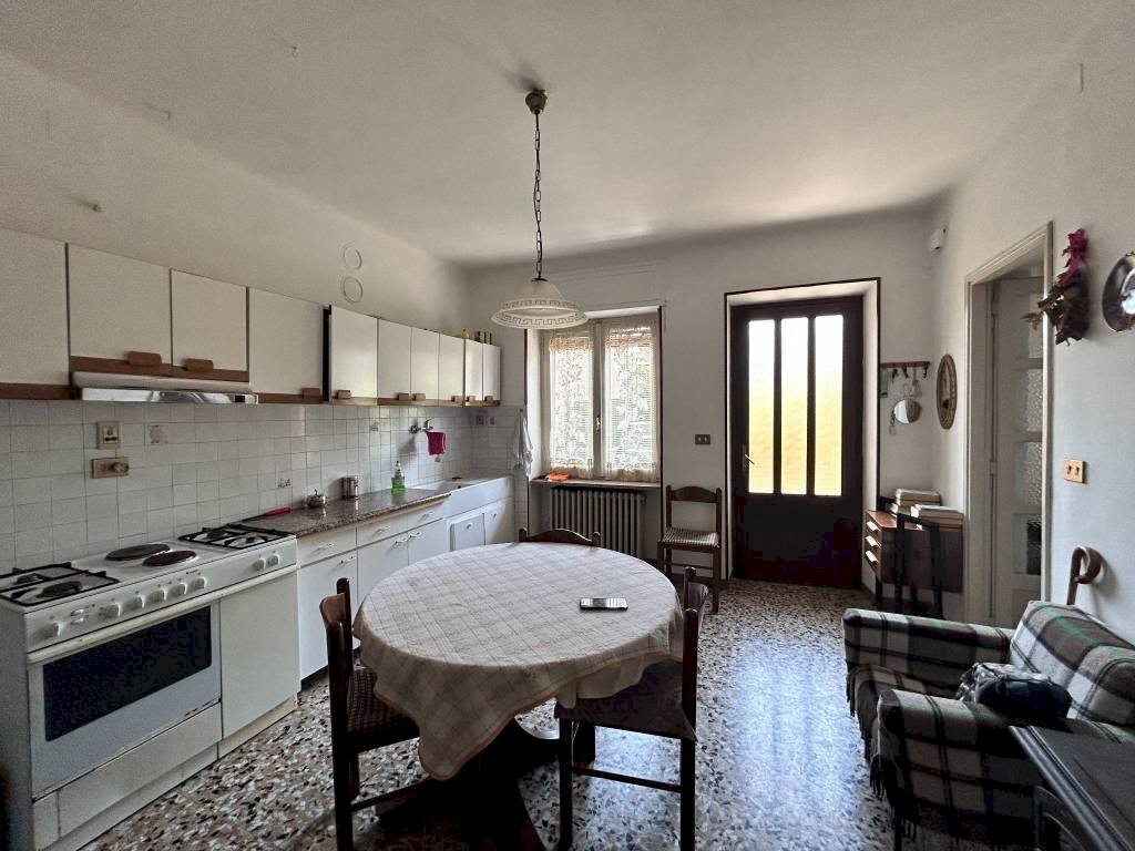 Cucina - Rustico strada Formenti, 5, Carrù - foto 3