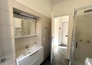 Bagno - Two-room apartment via Montello, 38, Varese - photo 11