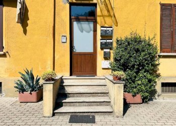Interno palazzo - Two-room apartment via Montello, 38, Varese - photo 19