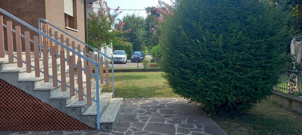 Giardino - Villa via Palmiro Togliatti, Concordia sulla Secchia - foto 2