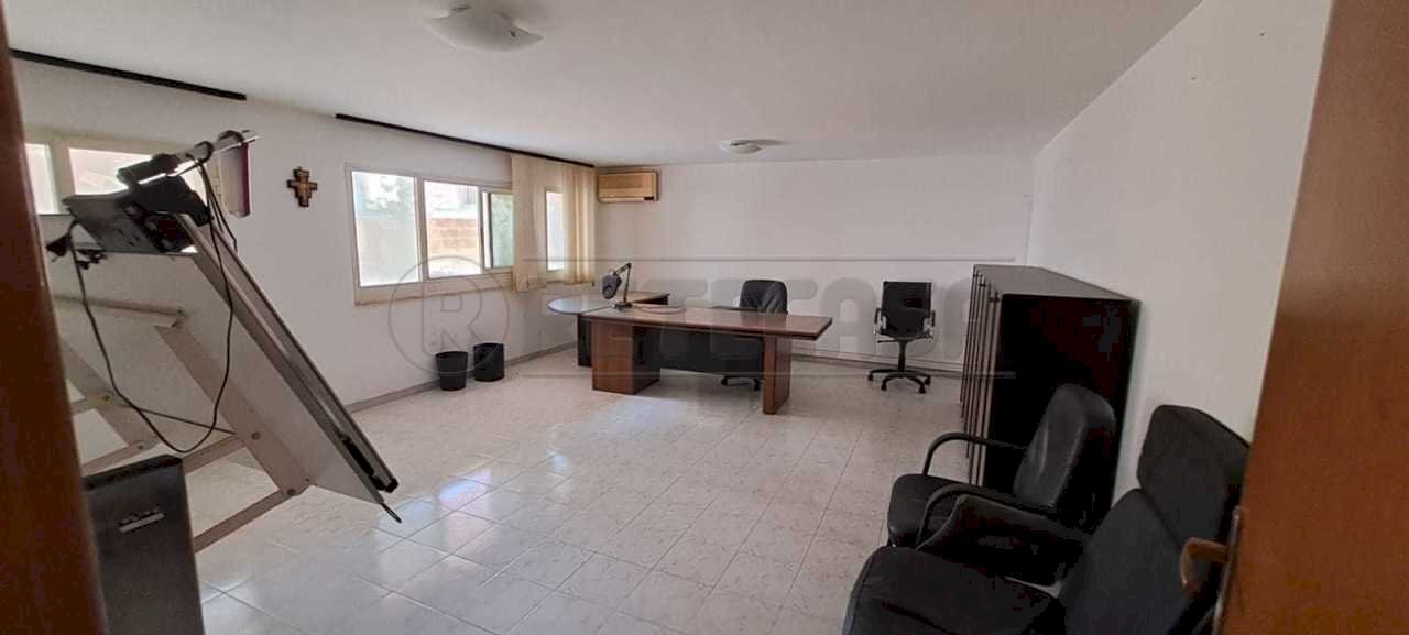 b80972ac-26cb-4c85-9b7e-28fd1bd7e567.jpg - Ufficio VIA STEFANO STRUPPA SNC, Marsala - foto 2