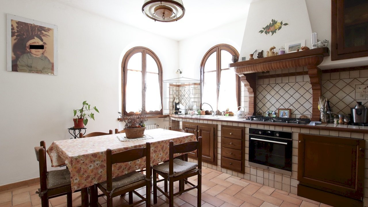 vendesi villetta indipendente con giardino capanno - Casale Via di Tiglio, Capannori - photo 2