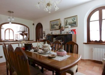 vendesi villetta indipendente con giardino capanno - Casale Via di Tiglio, Capannori - photo 12