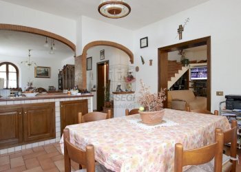 vendesi villetta indipendente con giardino capanno - Casale Via di Tiglio, Capannori - photo 17