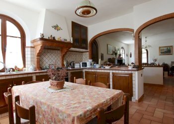 vendesi villetta indipendente con giardino capanno - Casale Via di Tiglio, Capannori - photo 18