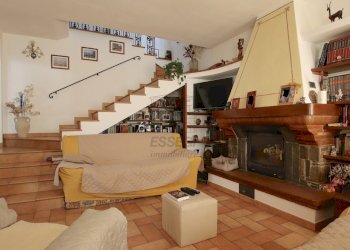 vendesi villetta indipendente con giardino capanno - Casale Via di Tiglio, Capannori - photo 8