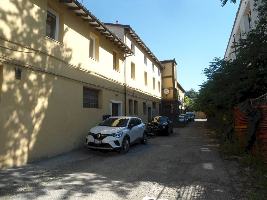 ESTERNO - Ufficio via Caduti di Amola, Bologna (zona Borgo Panigale) - foto 3