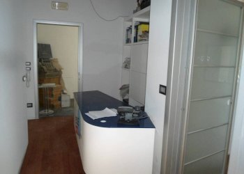 INGRESSO PIANO PRIMO - Ufficio via Caduti di Amola, Bologna (zona Borgo Panigale) - foto 13