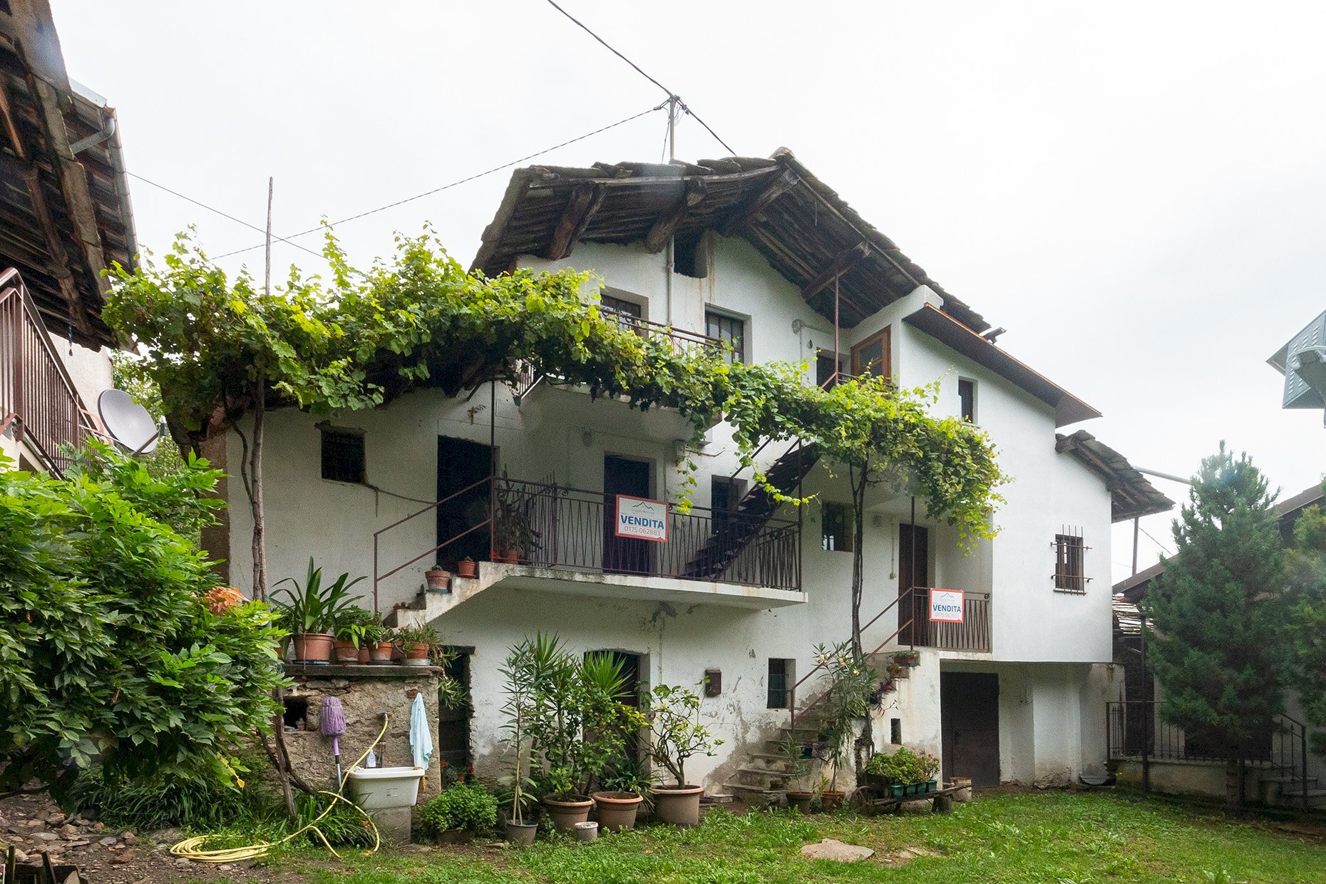 Portion of a house Borgata Foresti , 9, Brondello - photo 1