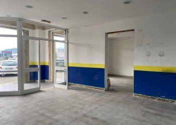 8771980f-7567-4a5c-9554-bd912f363841.jpg - Locale Commerciale Sarzana - foto 1