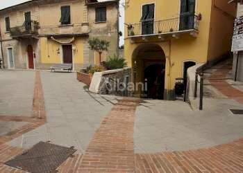 FC702_fondo commerciale_vendita_arcola_borgo (1).j - Locale Commerciale Arcola - foto 1