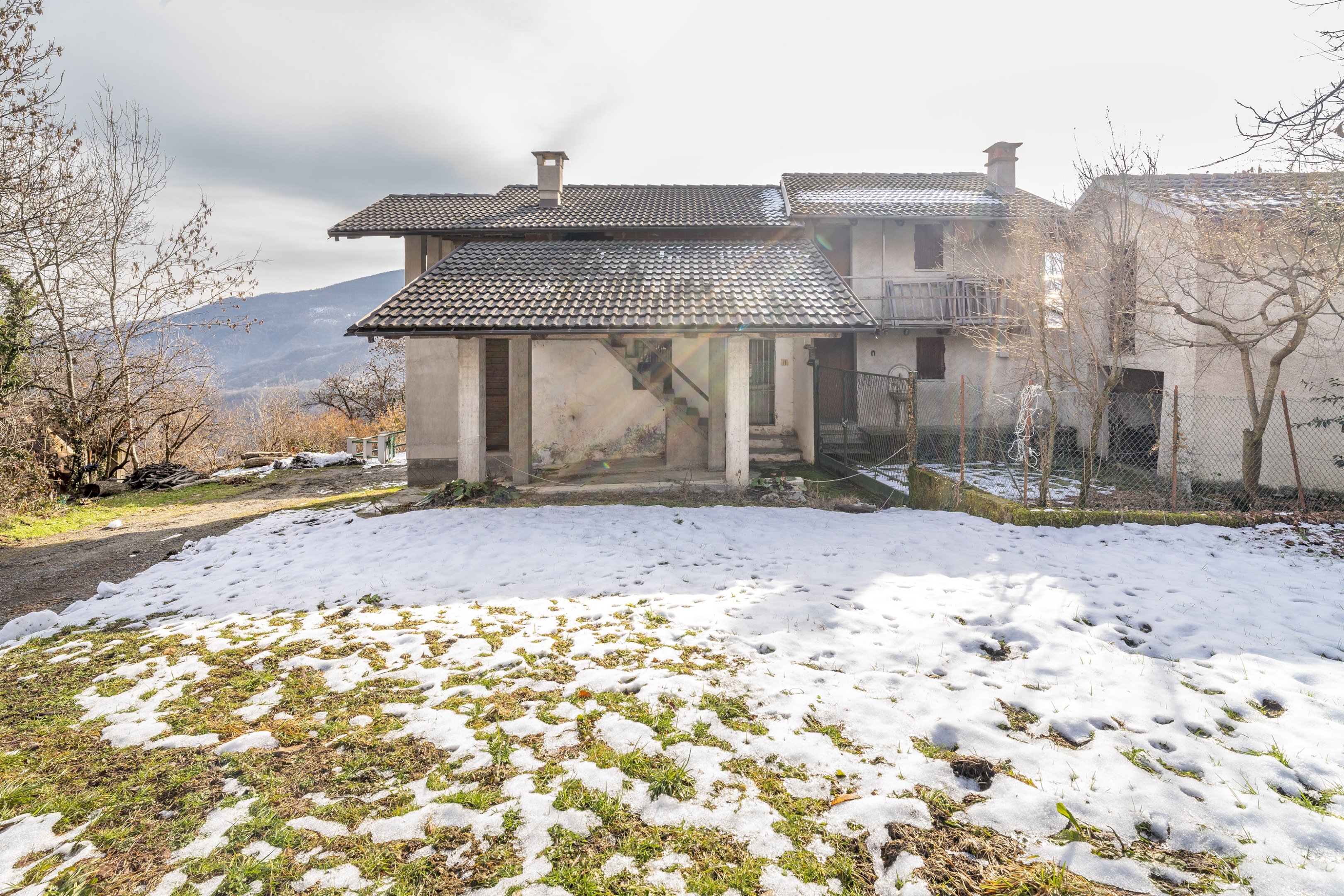Portion of a house Borgata Foresti , Brondello - photo 1