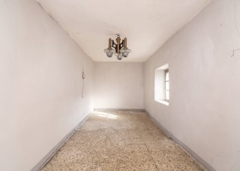 Portion of a house Borgata Foresti , Brondello - photo 8