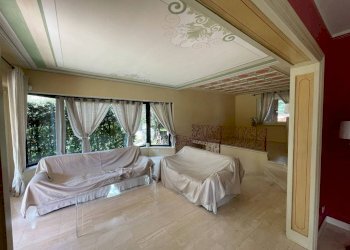 Soggiorno - Villa viale Cappuccini, 41, Chieri - foto 4