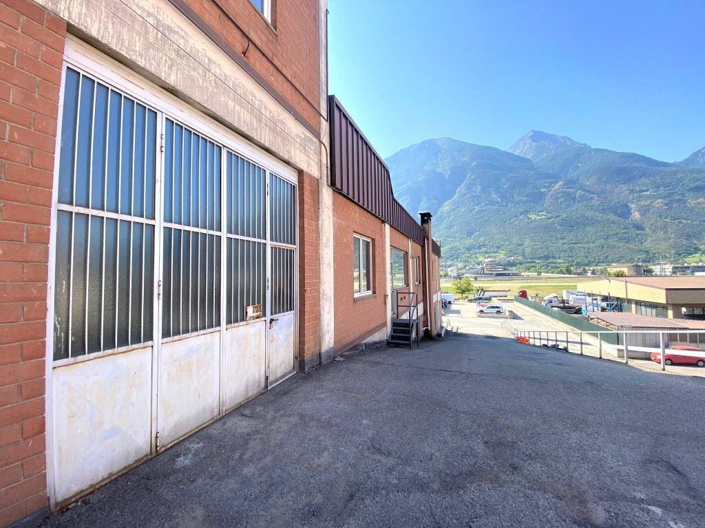 Facciata - Magazzino Località Amerique, 59, Quart - foto 1