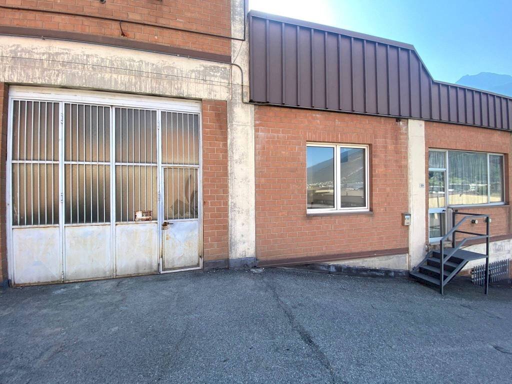 Facciata - Magazzino Località Amerique, 59, Quart - foto 2