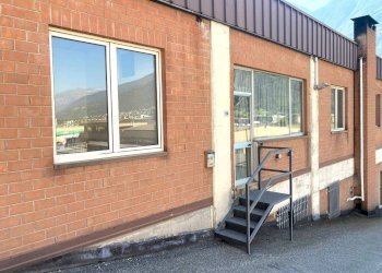 Facciata - Magazzino Località Amerique, 59, Quart - foto 4