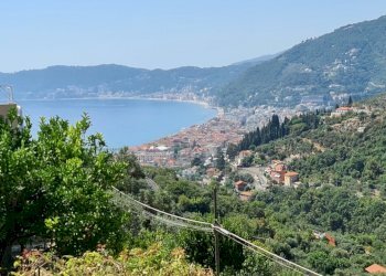 20210814_120740.jpg - Villa Via Margherita Morteo Ollandini 115, Alassio - foto 6