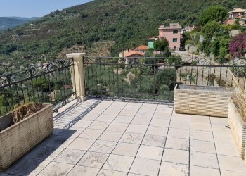 20210814_121036.jpg - Villa Via Margherita Morteo Ollandini 115, Alassio - foto 17