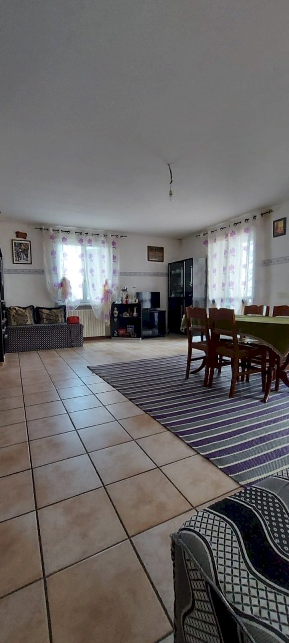 1a0700e1-ebd3-42b5-a5d6-8f9d37d9d45d.JPG - Appartamento Strada della Cisa 15, Fornovo di Taro - foto 2