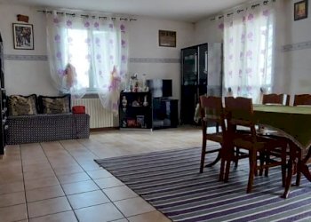 1a0700e1-ebd3-42b5-a5d6-8f9d37d9d45d.JPG - Appartamento Strada della Cisa 15, Fornovo di Taro - foto 2