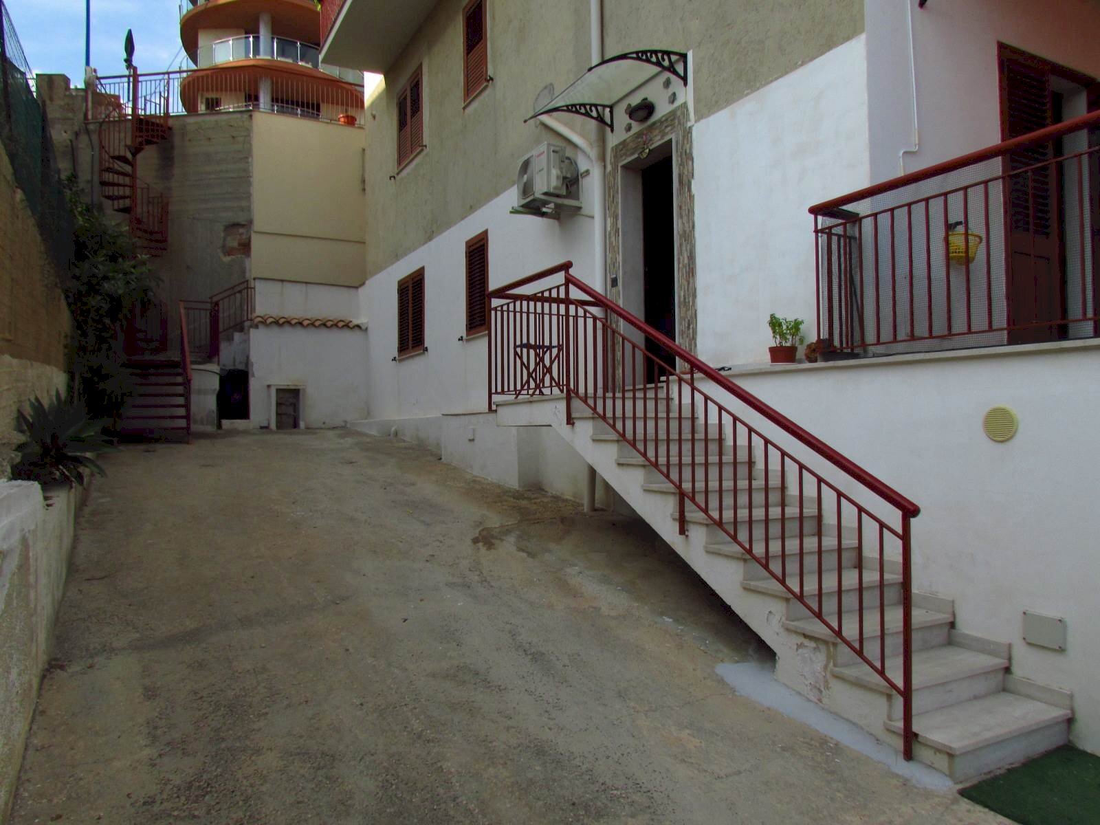 Four-room apartment Via Isola Ferdinandea 30, Sciacca - photo 2