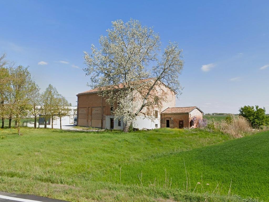 Independent house Via per Concordia, Mirandola - photo 2