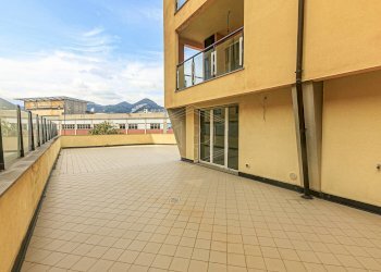 Quadrilocale Via Luigi Cibrario, Genova (zona Sestri Ponente) - foto 2