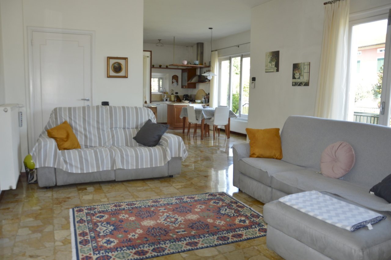 _DSC0448.JPG - Villa Traversa 1 di Via per Corte Nocco, Lucca - foto 1