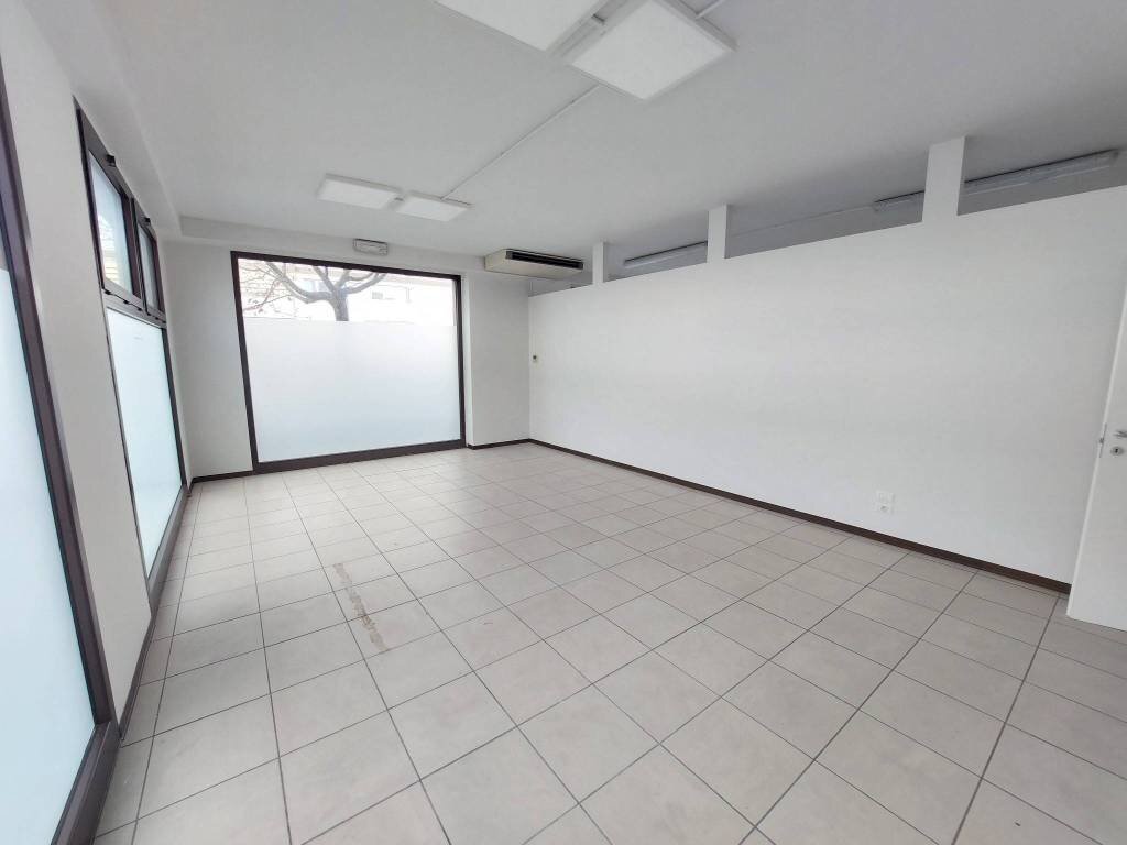 Interno non residenziale - Negozio via Enrico Mannelli Detto Primo, Signa - foto 2