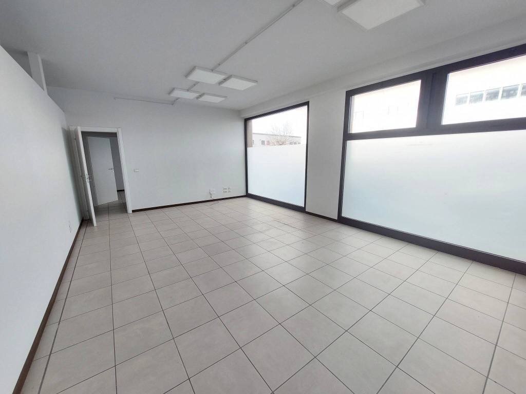 Interno non residenziale - Negozio via Enrico Mannelli Detto Primo, Signa - foto 3