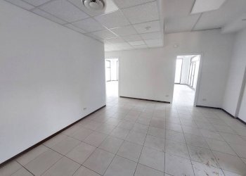 Interno non residenziale - Negozio via Enrico Mannelli Detto Primo, Signa - foto 14