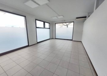 Interno non residenziale - Negozio via Enrico Mannelli Detto Primo, Signa - foto 1