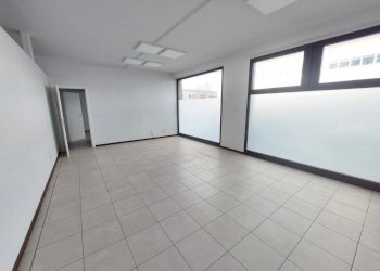 Interno non residenziale - Negozio via Enrico Mannelli Detto Primo, Signa - foto 3