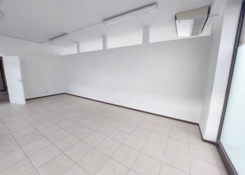 Interno non residenziale - Negozio via Enrico Mannelli Detto Primo, Signa - foto 11