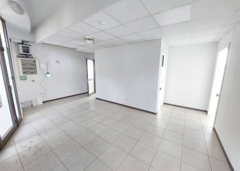 Stanza non arredata - Negozio via Enrico Mannelli Detto Primo, Signa - foto 13