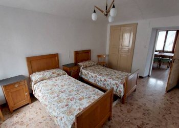 Camera da letto - Appartamento via Monte Marzo, 37, Valchiusa - foto 15