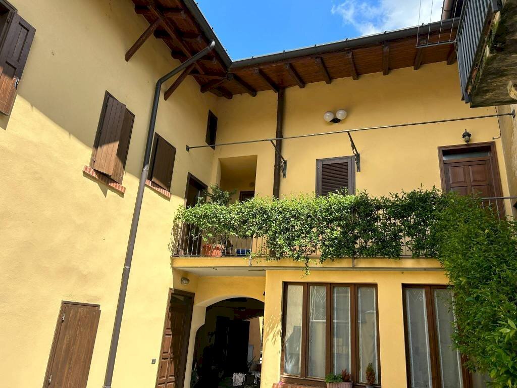 Facciata - Three-room apartment vicolo Ortaggio, Golasecca - photo 2