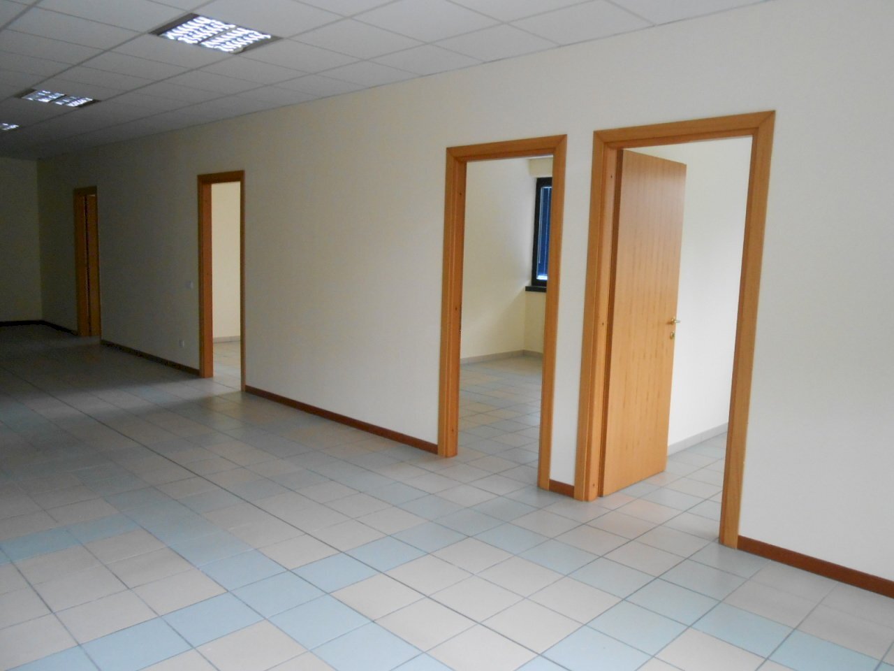 DSCN8720.JPG - Ufficio Viale Alcide De Gasperi, Lucca - foto 2