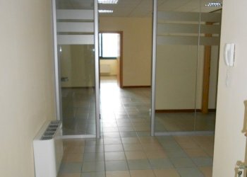 DSCN8717.JPG - Ufficio Viale Alcide De Gasperi, Lucca - foto 5