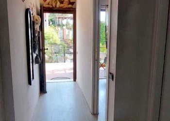 corridoio (1).jpeg - Trilocale Via Don Sasso, Civezza - foto 9